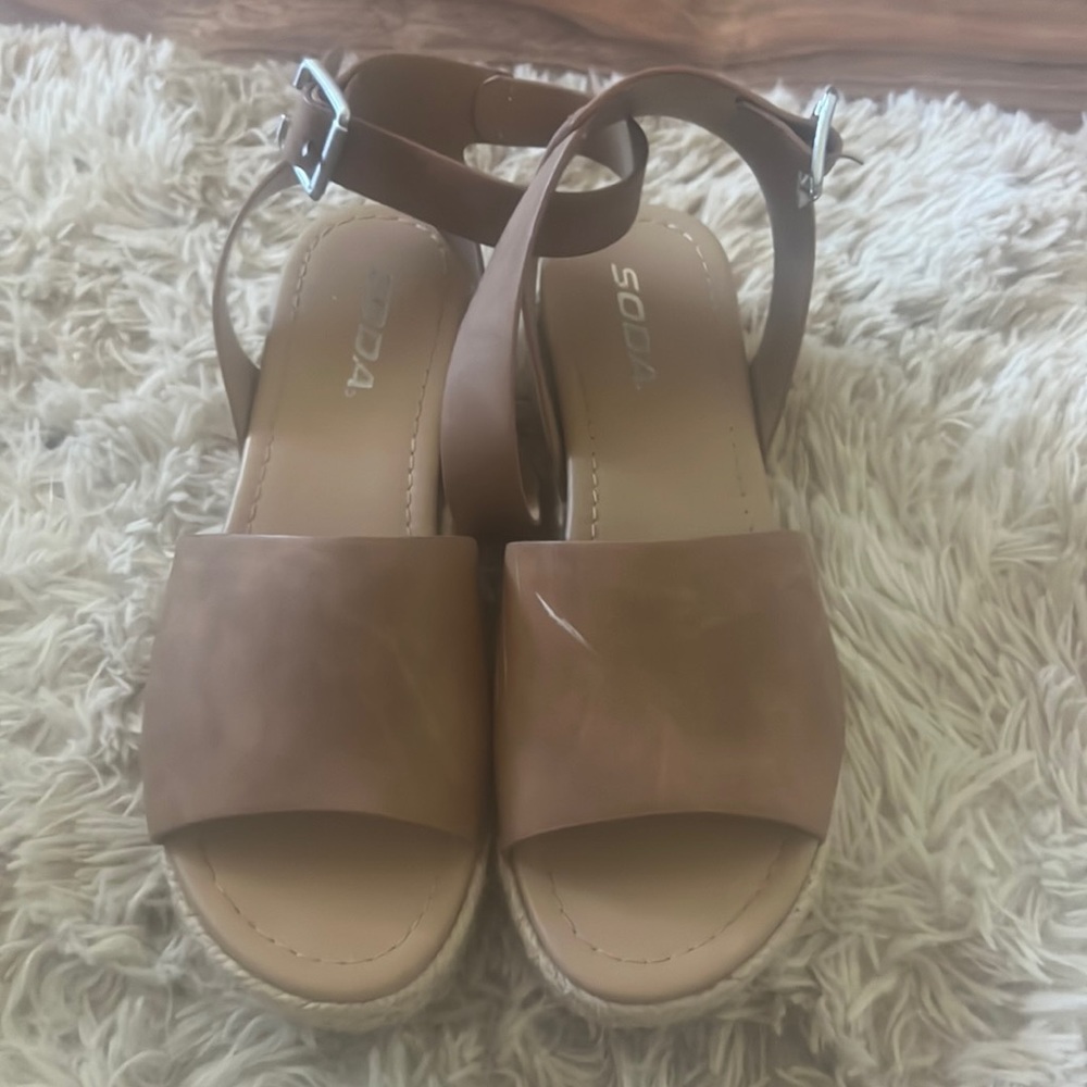 Topic Casual Espadrilles Rubber Sole Wedge
Buckle Ankle Strap Sandals Sz. 7.5